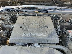 View Auto part Starter Mitsubishi Pajero 2009