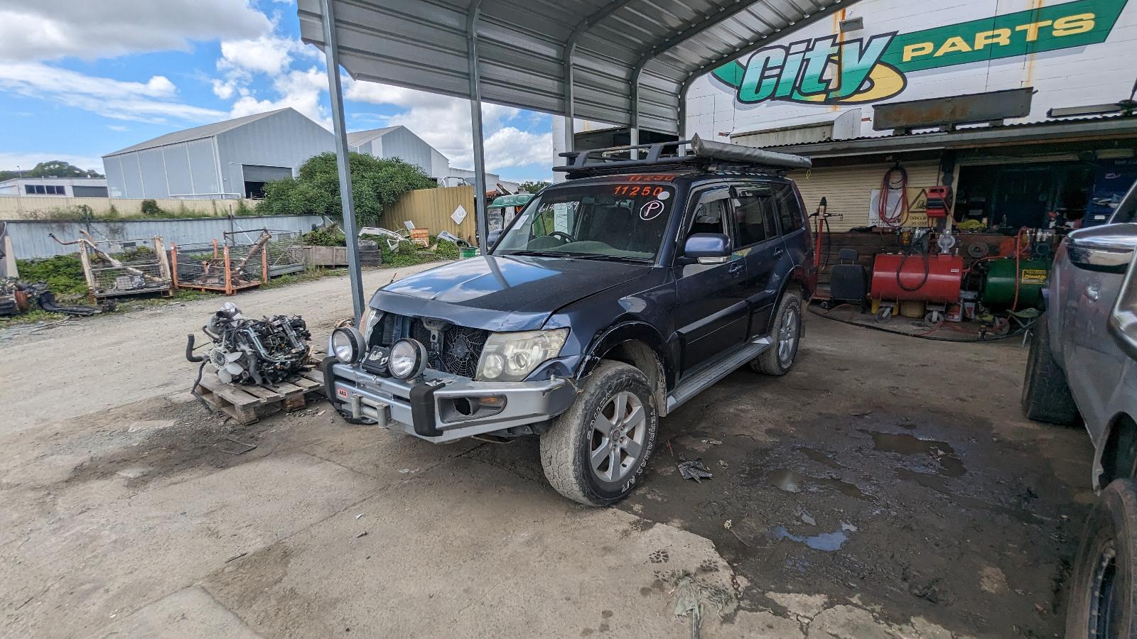 View Auto part Engine Mitsubishi Pajero 2007