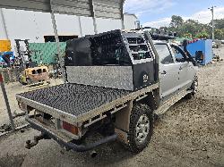 View Auto part Engine Toyota Hilux 2006