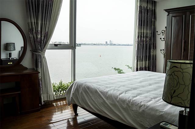Homestay Hà Nội có phòng ngủ có view hồ Tây @Google
