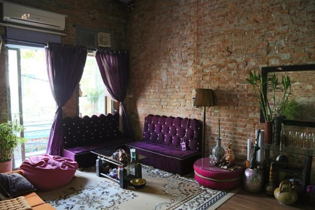 Phòng khách rộng rãi thoải mái của Ngoc Chau Art House @Google