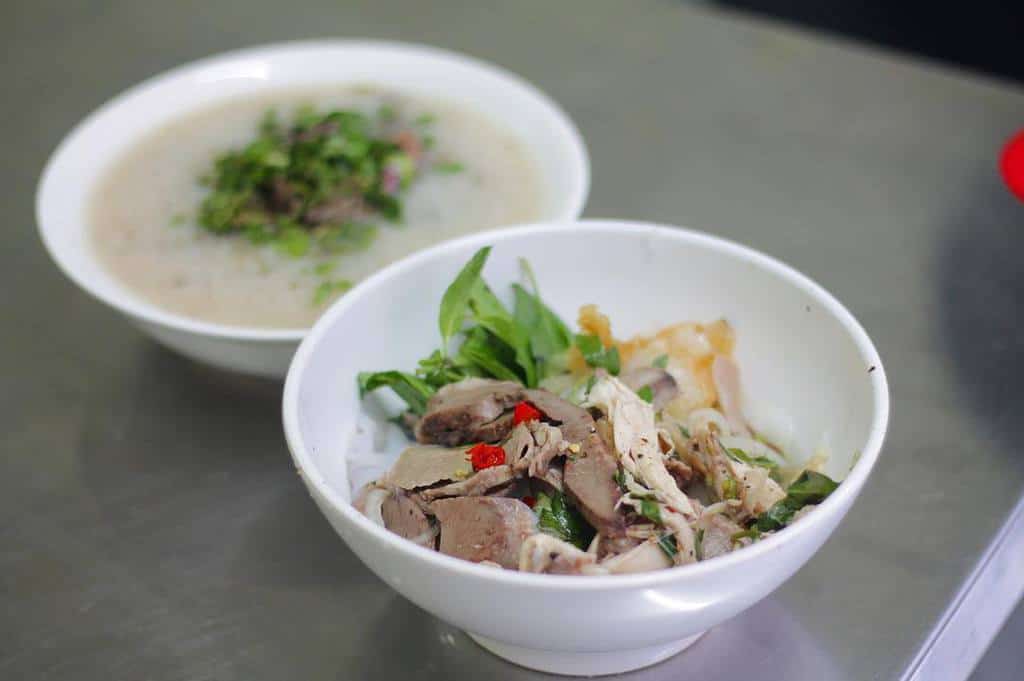món ăn đà lạt-bánh ướt lòng gà tăng bạt hổ
