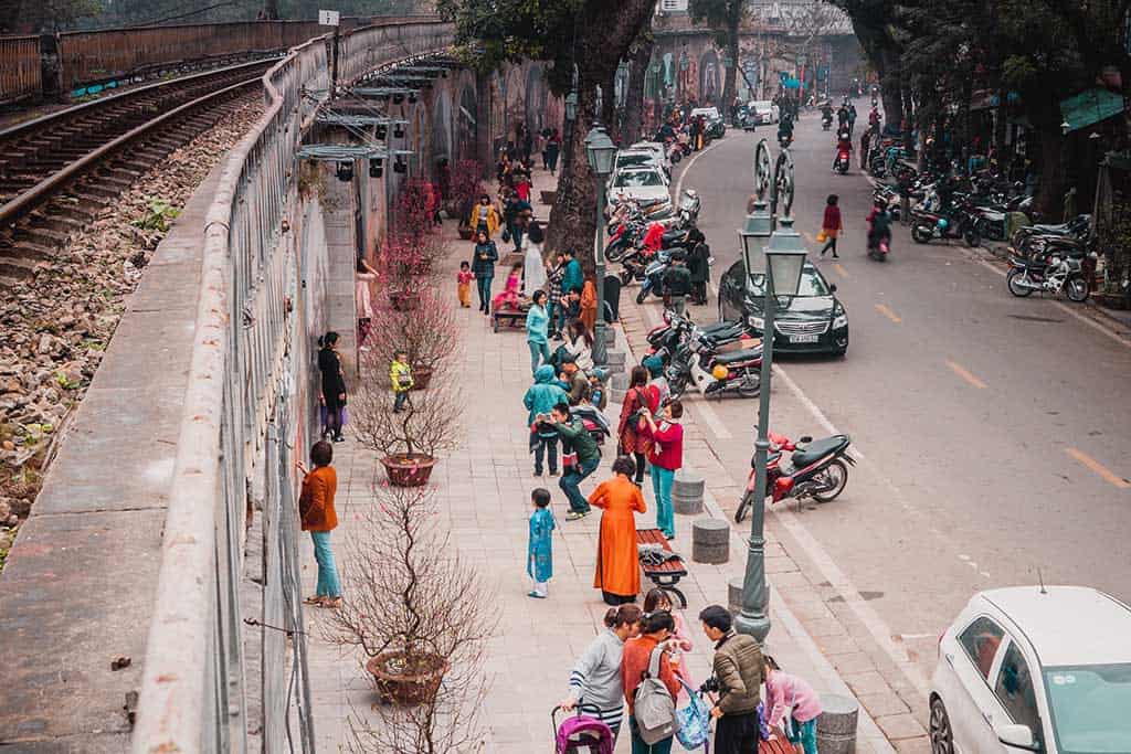 Đường sắt Hà Nội - địa điểm check-in cũ mà mới trong lòng thành phố - Traveloka Golocal 