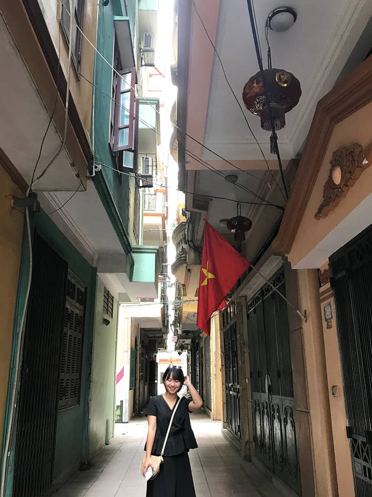 những địa điểm sống ảo ở hà nội-con hẻm cũ