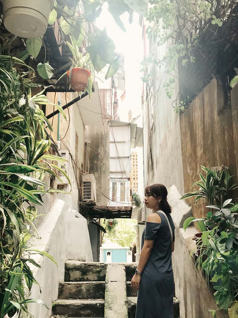 những địa điểm sống ảo ở hà nội-con hẻm cũ