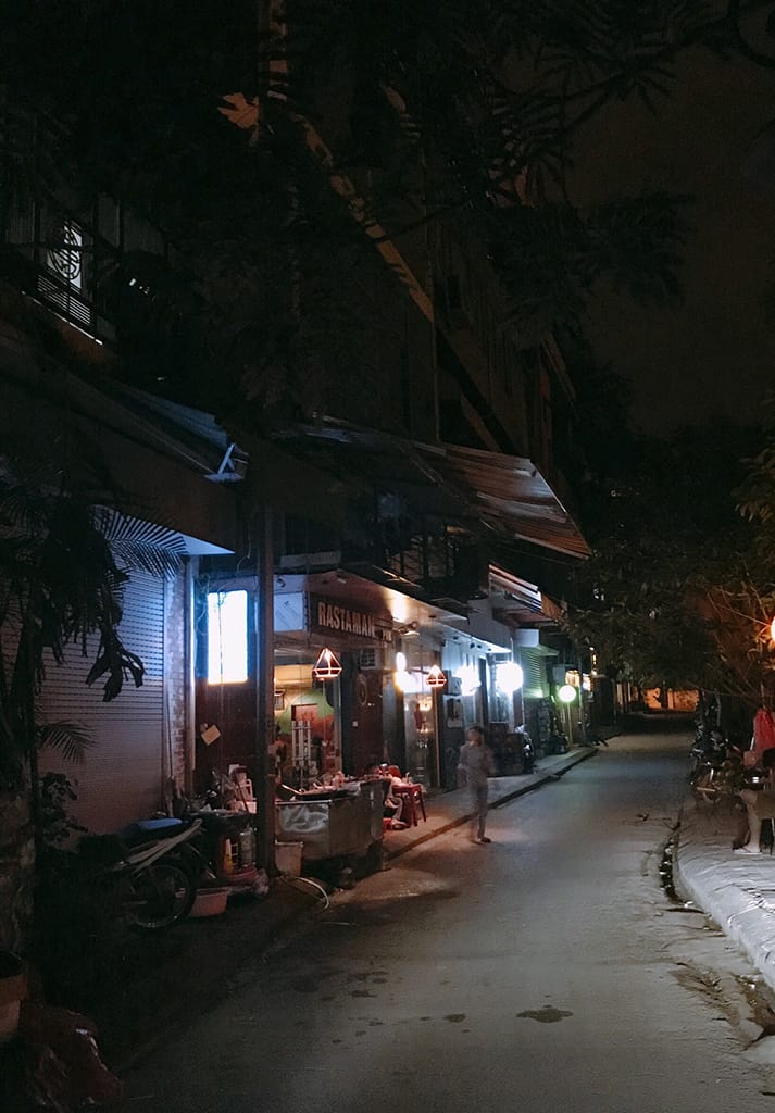 Ăn tráng miệng Hồ Tây - Quán ăn đêm Hà Nội