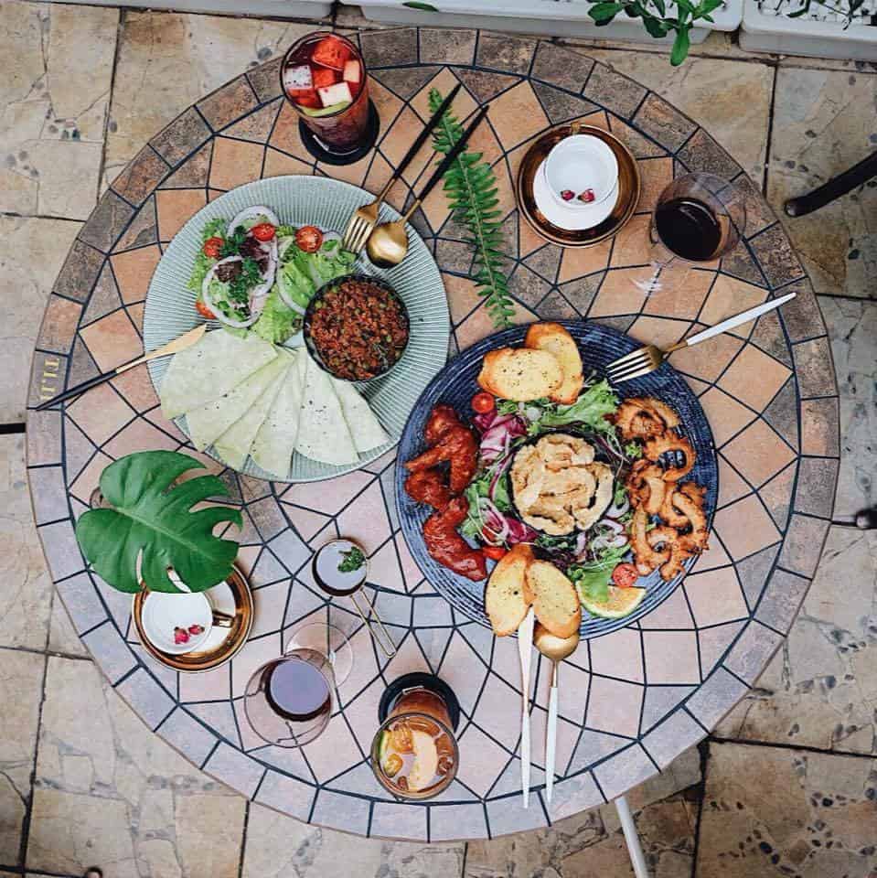 Trill Rooftop Café & Bistro - Quán cà phê đẹp Hà Nội