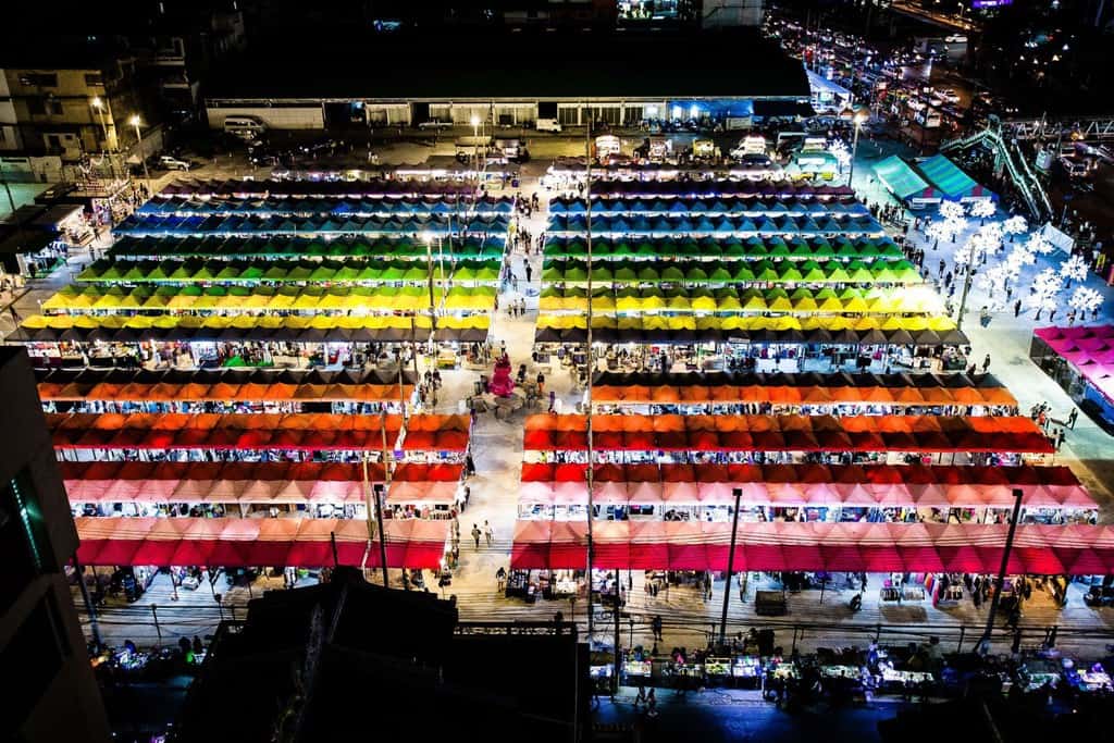 chợ đêm bangkok-Talad Neon Night Market