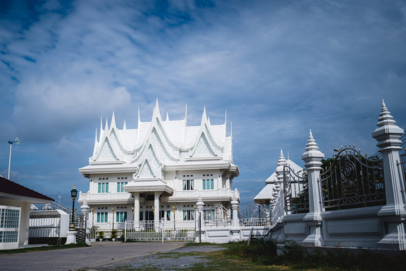 วัดกู้ (พระนางเรือล่ม) - สถานที่เที่ยวนนทบุรี