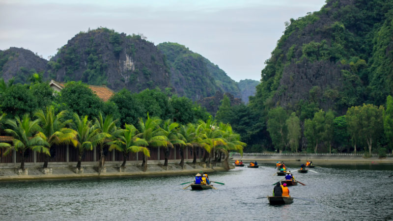 ที่เที่ยวเวียดนาม ตามก๊อก หรือ ฮาลองบก