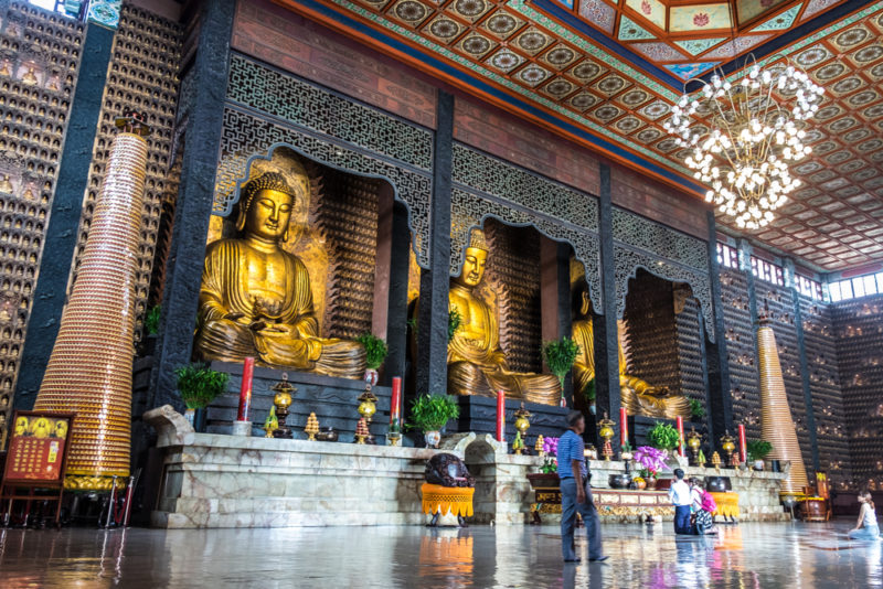 เที่ยวเกาสง , โฝกวงซาน 