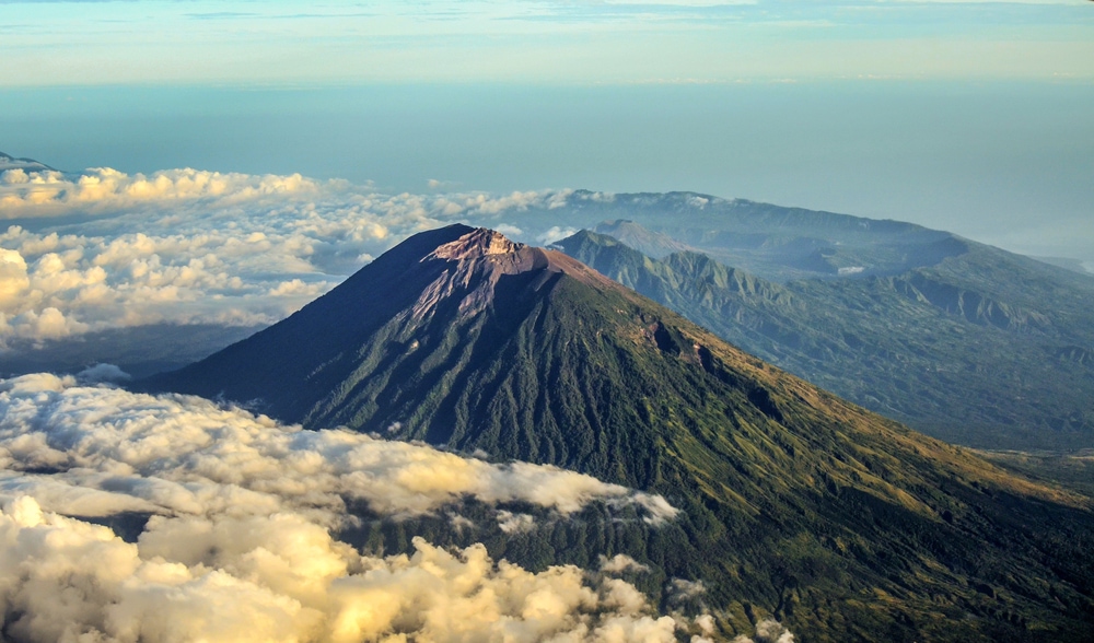 Daftar Gunung Tertinggi di Bali - Gunung Agung