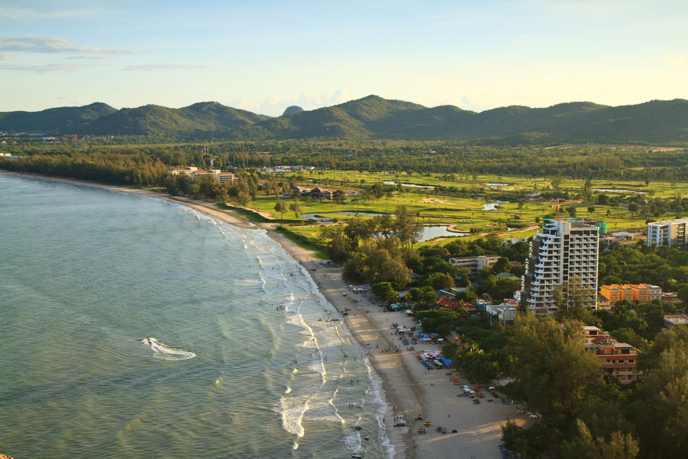 ที่เที่ยวทะเลใกล้กรุงเทพ หาดหัวดอน