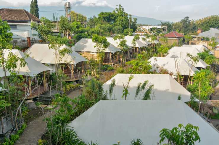 Oak Tree Glamping Resort - Hotel Romantis di Indonesia