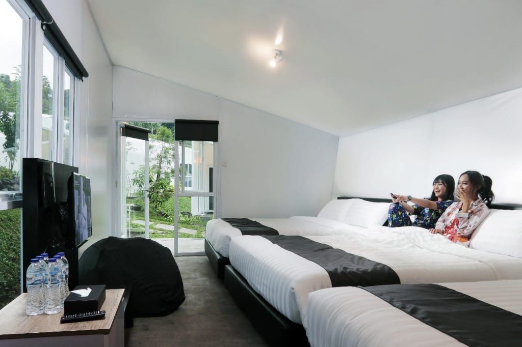 Leuweung Geledegan Ecolodge - Hotel dengan pemandangan Alam di Bogor