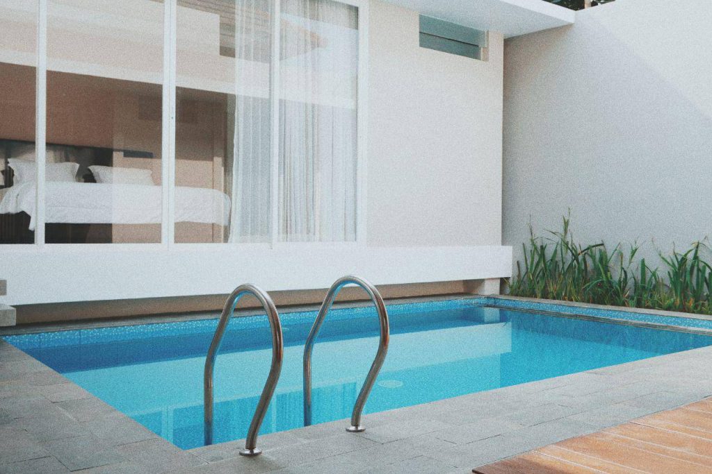 Sunday Villa Batu - Vila dengan private pool di Batu Malang