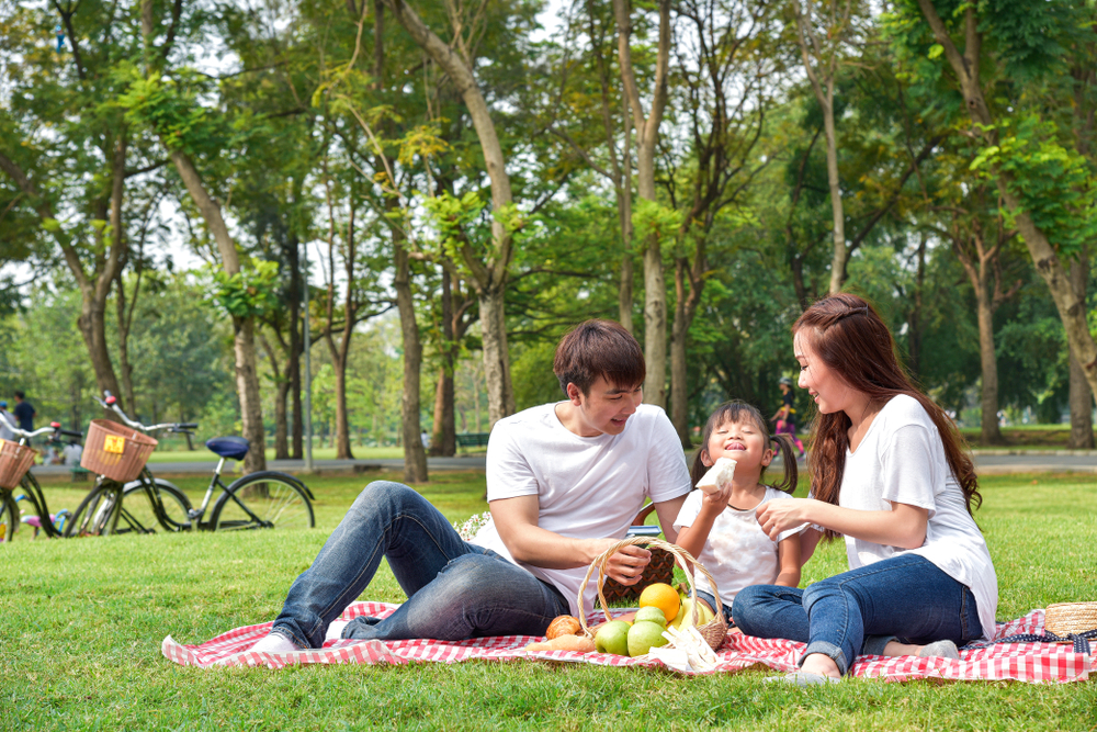 Bermain di Taman bersama anak