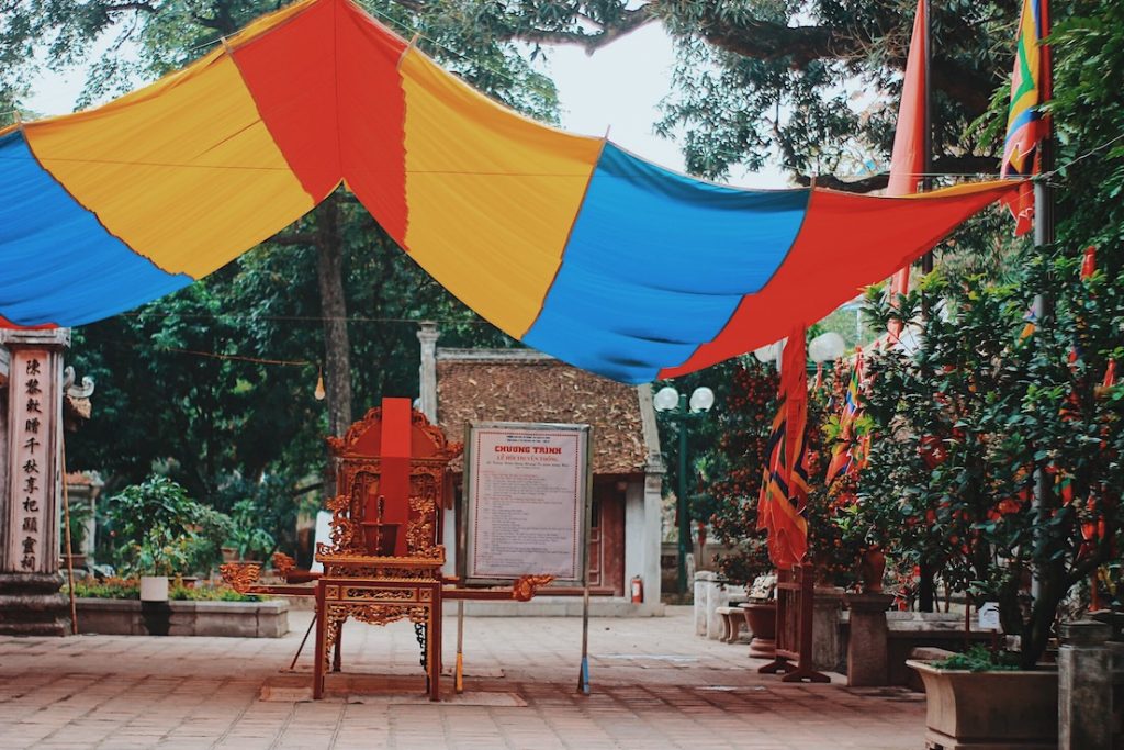 Thăng Long Tứ Trấn