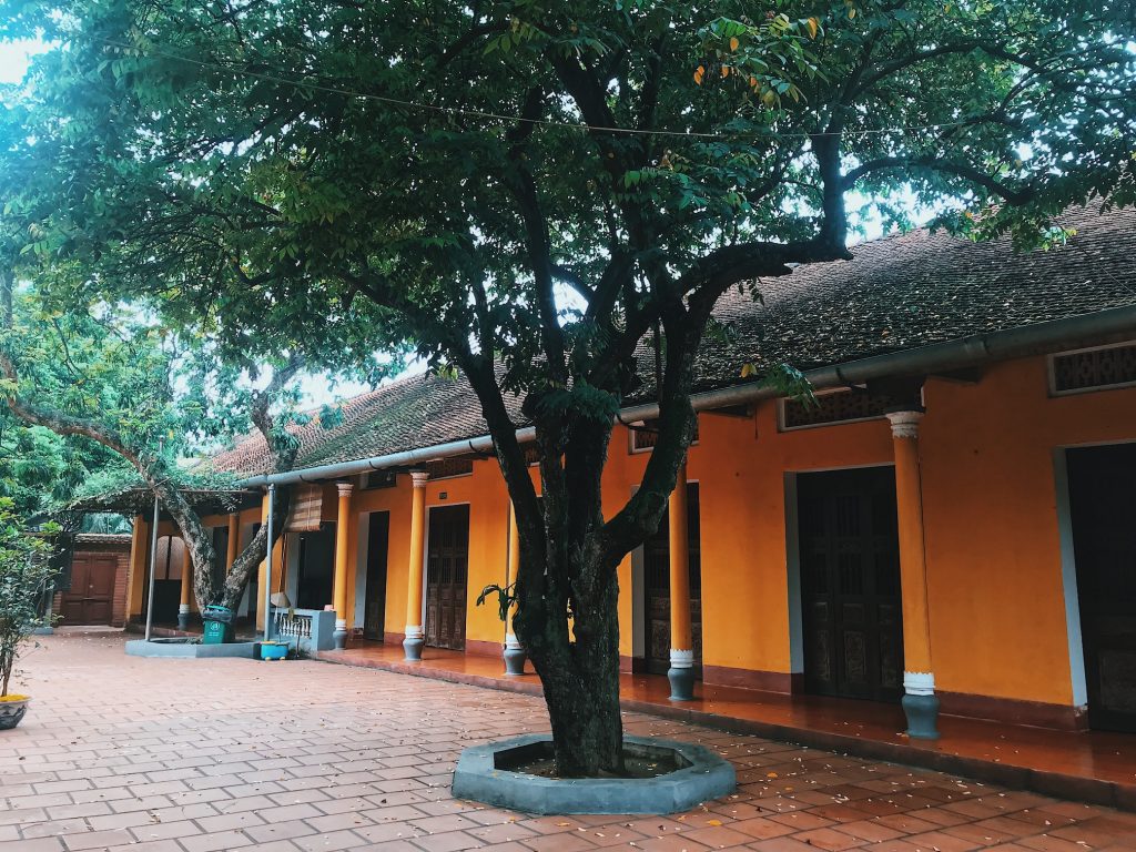 Thăng Long Tứ Trấn