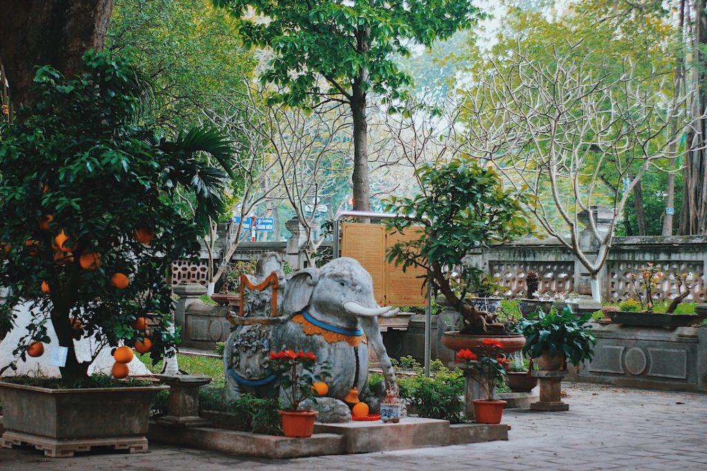 Thăng Long Tứ Trấn