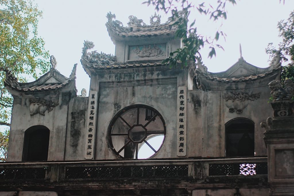 Thăng Long Tứ Trấn
