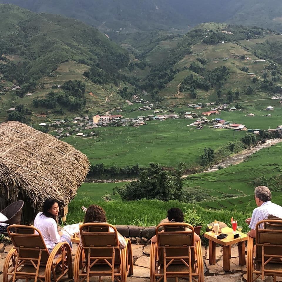 Ngắm nhìn bản Tả Văn từ xa