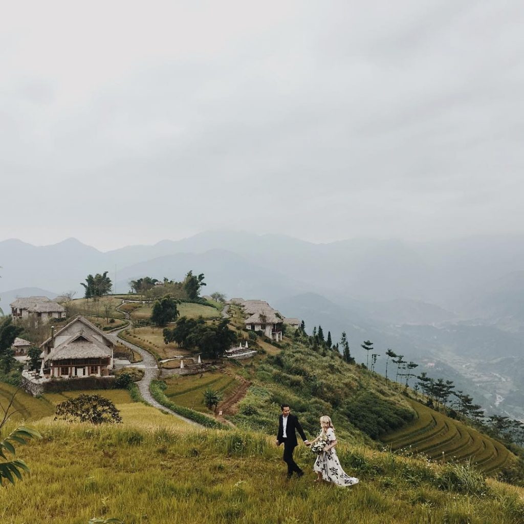 Bản Dền đẹp mơ màng trong sương