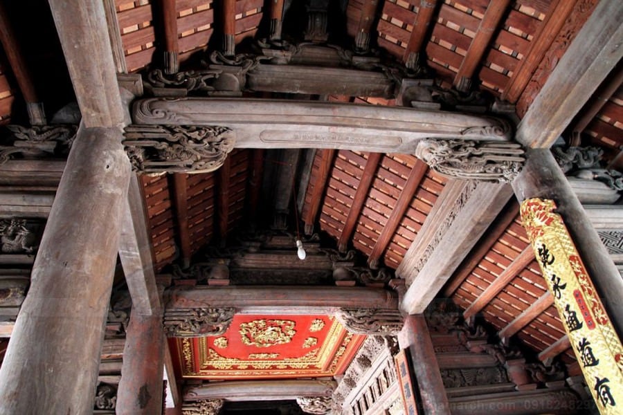 Phần trần của đình làng Đình Bảng