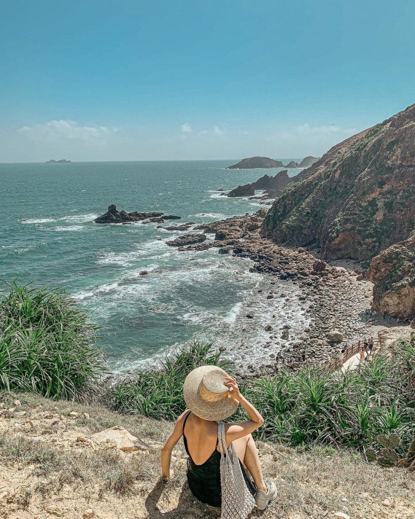 Bãi tắm tại Eo Gió