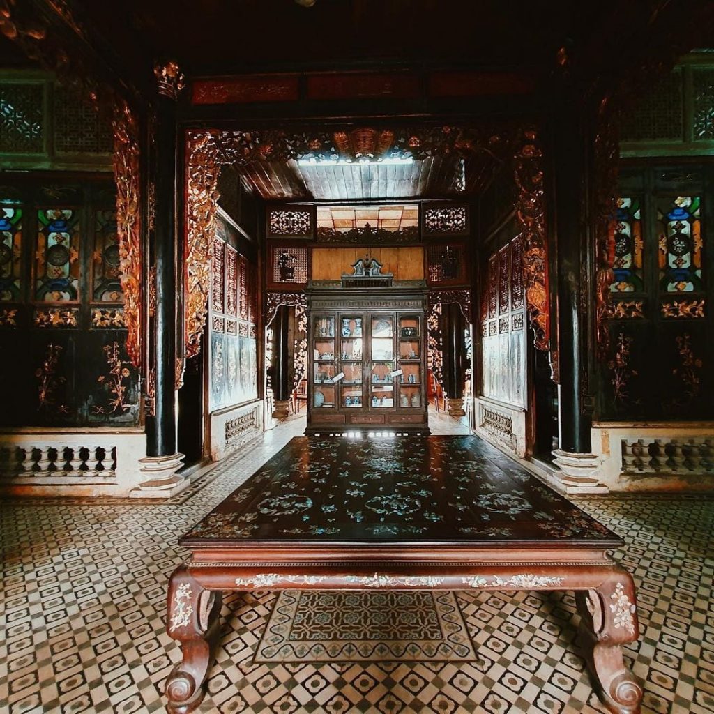 Gian chính nhà cổ Huỳnh Thuỷ Lê 