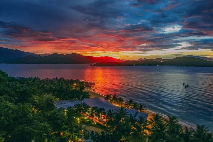 Hoàng hôn tại Hòn Tằm