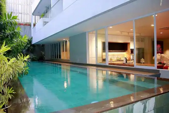 Vila di Jakarta dengan Kolam Renang Pribadi - The Loji Patra Kuningan