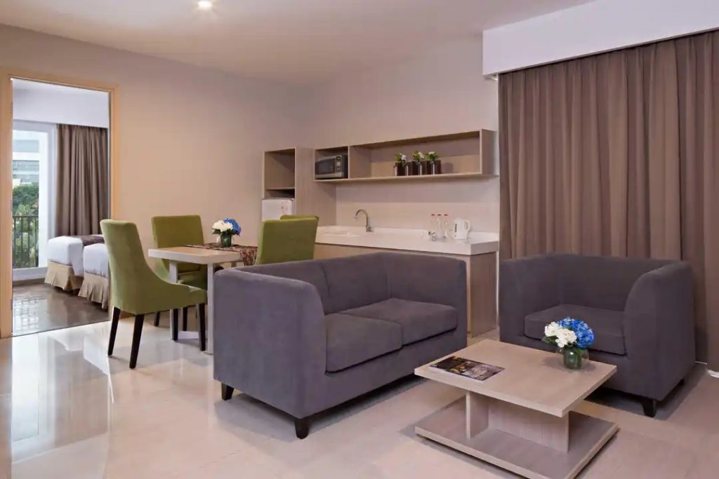 Hotel di Jakarta dengan Balkon - Ayaka Suites