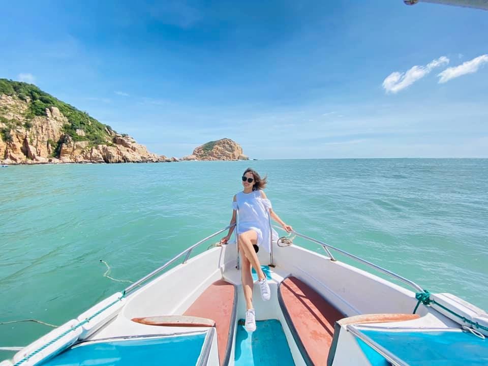 Đi tàu đáy kính ở Vĩnh Hy -  vịnh Vĩnh Hy
