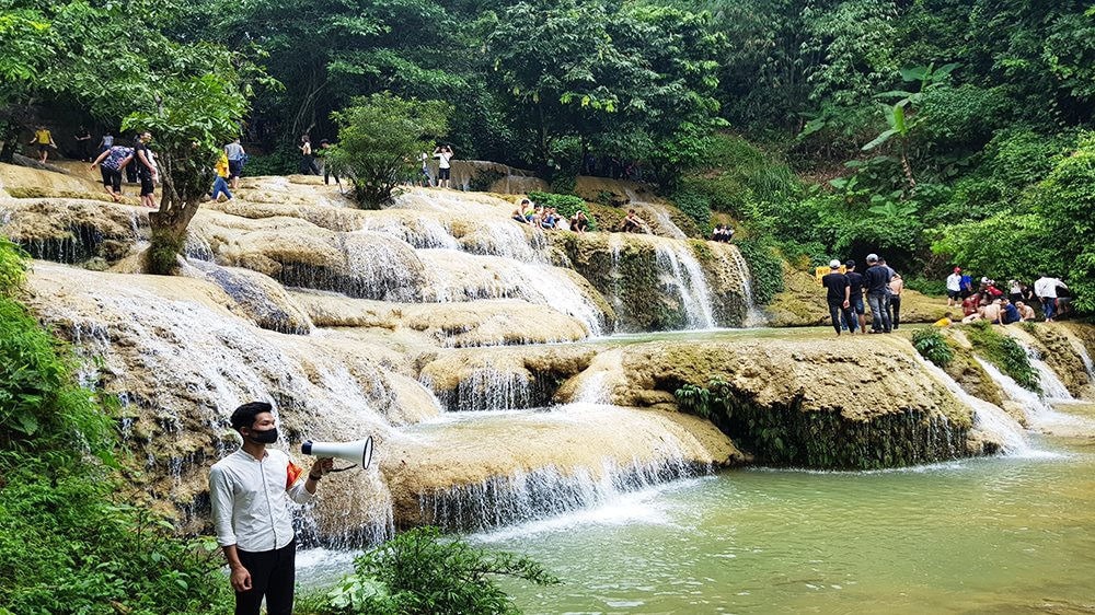 Du lịch thác Mây