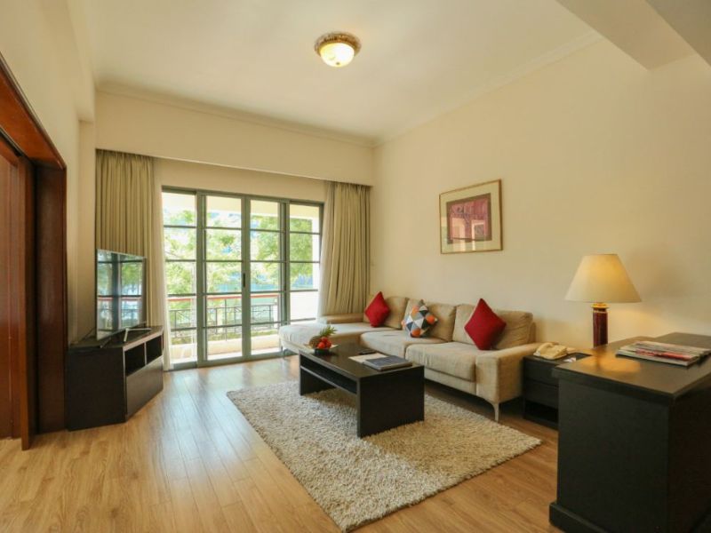 khách sạn Diamond Westlake Suites 