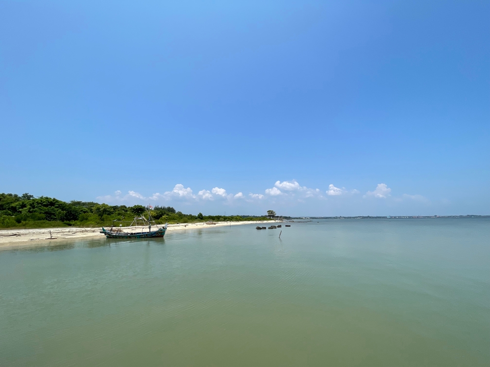 Wisata Pantai Jepara - Pantai Bandengan