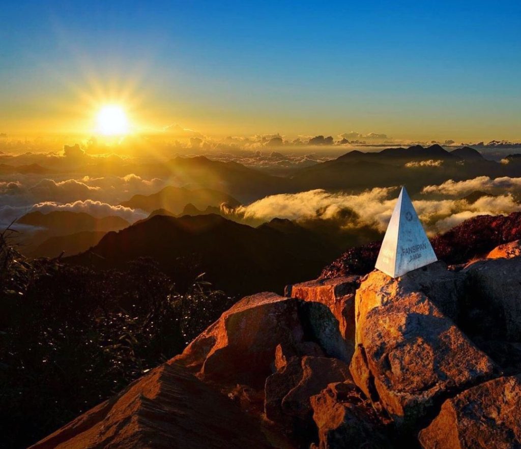 Hoàng hôn ở đỉnh Fansipan