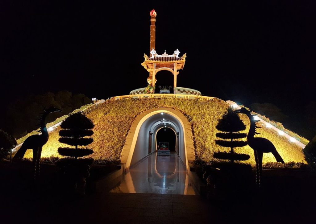 Thành Cổ về đêm