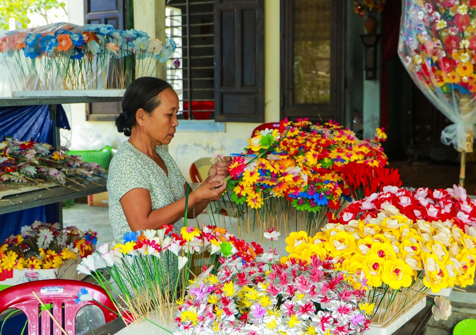 Làng hoa giấy Thanh Tiên 