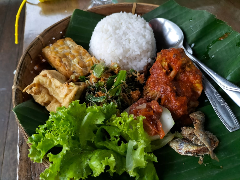 Ayam Panggang Urap Makanan khas Jombang