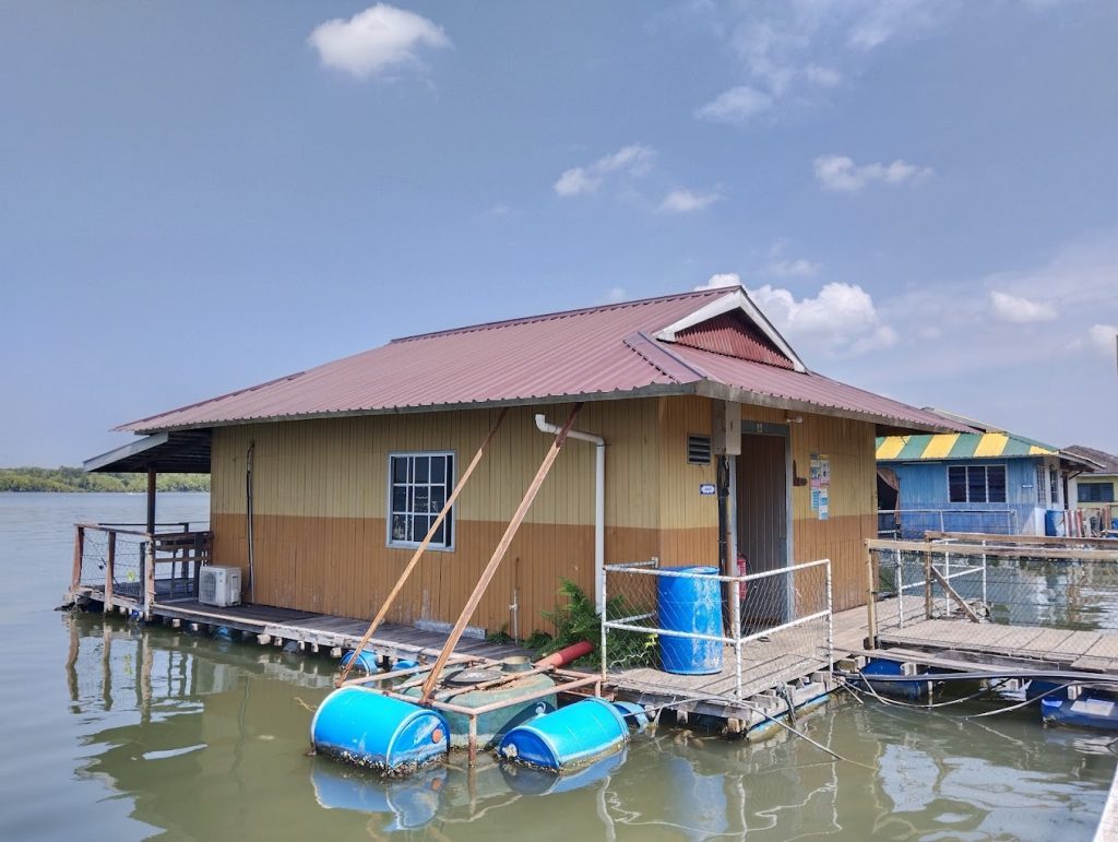 Chalet Terapung Segantang Garam