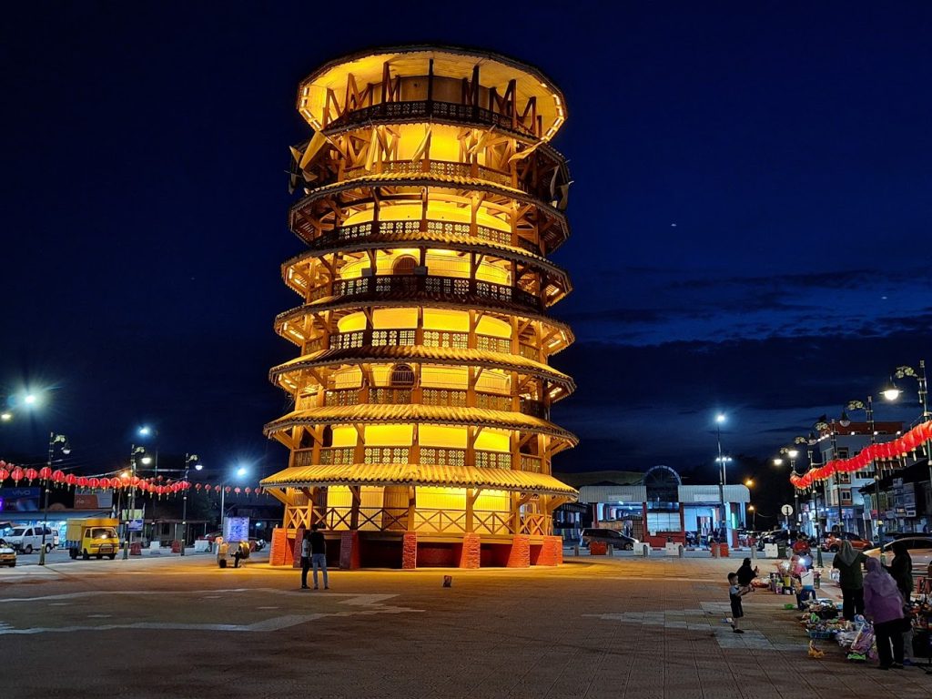 Menara Condong Teluk Intan