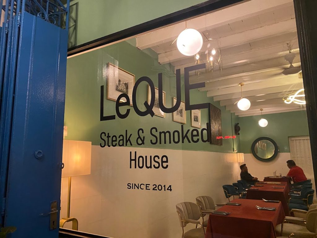 LeQUE Steak & Smoked House