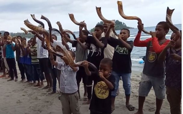 12 Alat Musik Tradisional Papua, Makna, dan Keunikannya