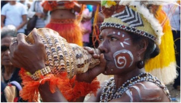Triton dari Biak, Kepulauan Yapen, dan Waropen, Papua, Papua