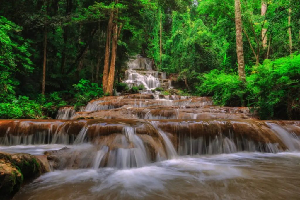 น้ำตกพาเจริญ