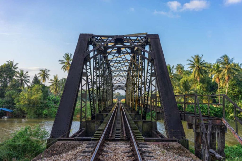 ตะลุยชุมพรสะพานรถไฟสายประวัติศาสตร์แม่น้ำหลังสวน