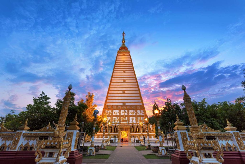 ที่เที่ยวอุบลราชธานี วัดพระธาตุหนองบัว