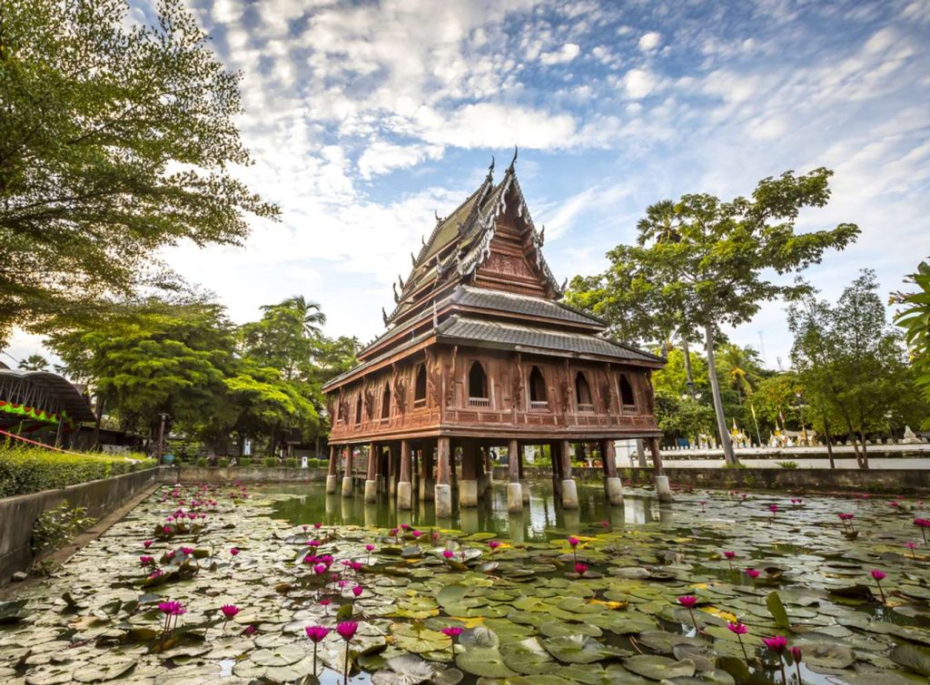 เที่ยวอุบล หอไตรกลางน้ำ